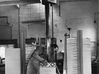 1950's e tinley operating counting machine in salle 1.jpg