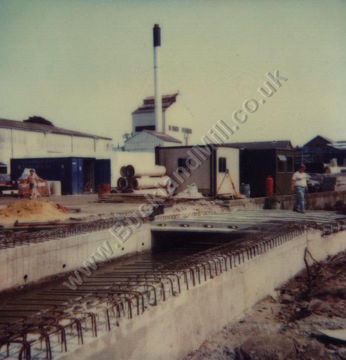 1987 river being covered a